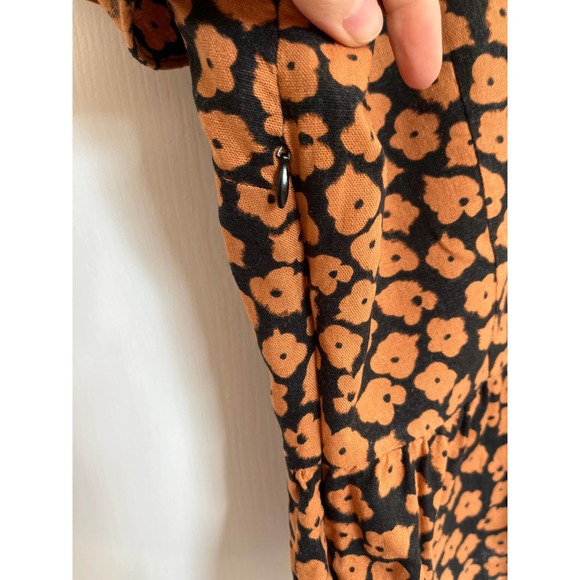 Who What Wear Linen Blend Blouse with Ruffled Sleeve and Peplum bottom. Size M - Picture 4 of 13